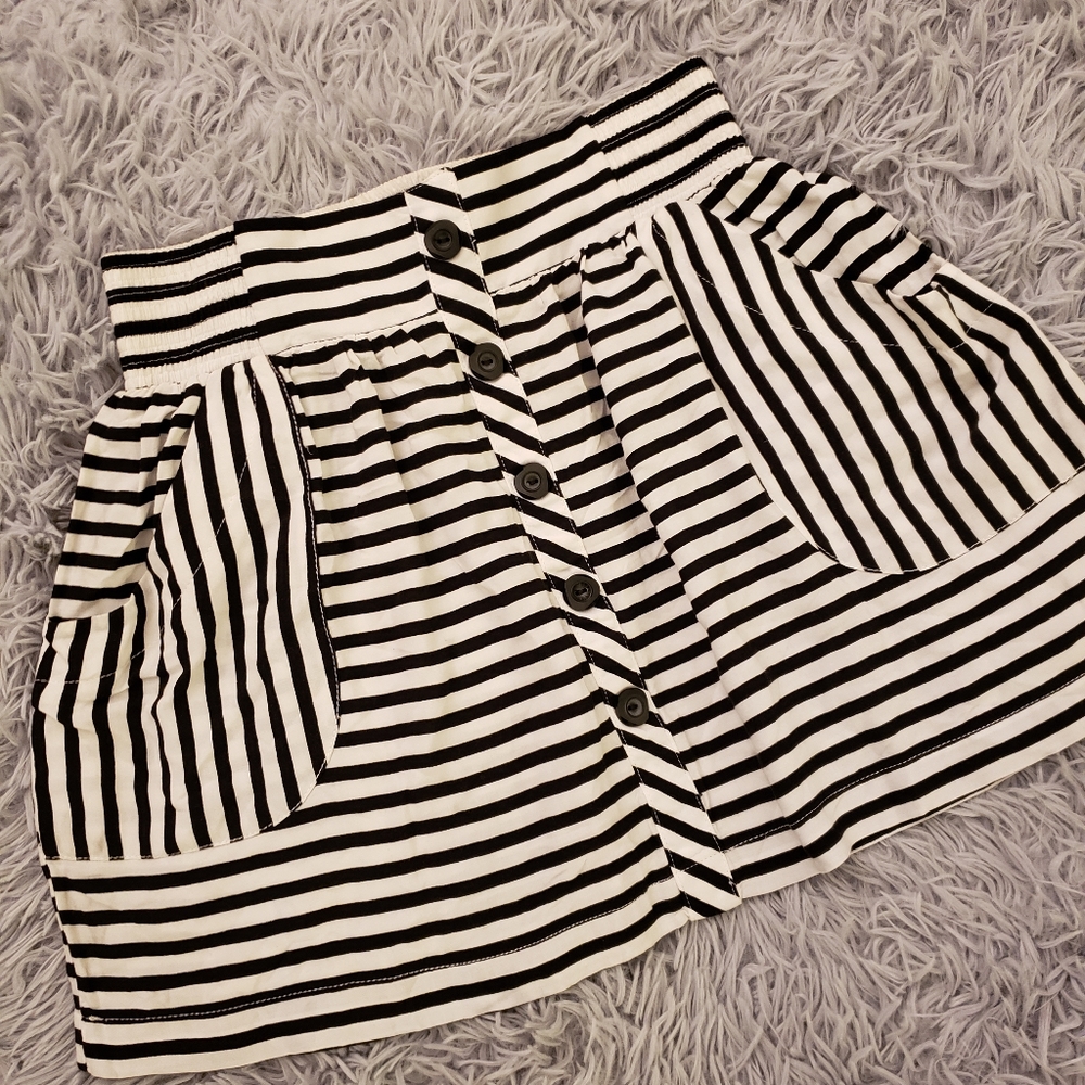 FOREVER 21 | Striped Cotton Mini Skirt!